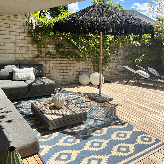 blog-interiordesign-outdoor-wohnzimmer-gemütlichkeit-accessoires-wohnideen-terrasse-deko-lichtgestaltung-wohnen-mit-stil-outdoorbereich-balkon-erweiterung-individuell Der Outdoorbereich: das zusätzliche Zimmer unter freiem Himmel
